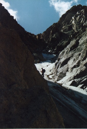 Climbing in the unnamed gully. The fourth pitch, before the hail.