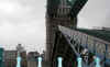 tower_bridge_opening2.JPG (52806 bytes)