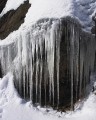 crw_4480 Icicles looking like the maw of a carnivorous fish.